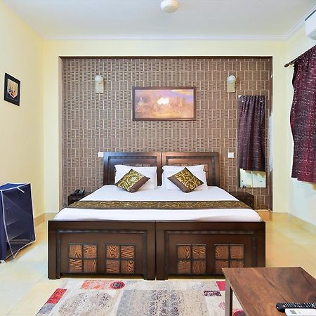 Studio Serviced Apartments Near Fortis Hospital Gurgaon Bagian luar foto