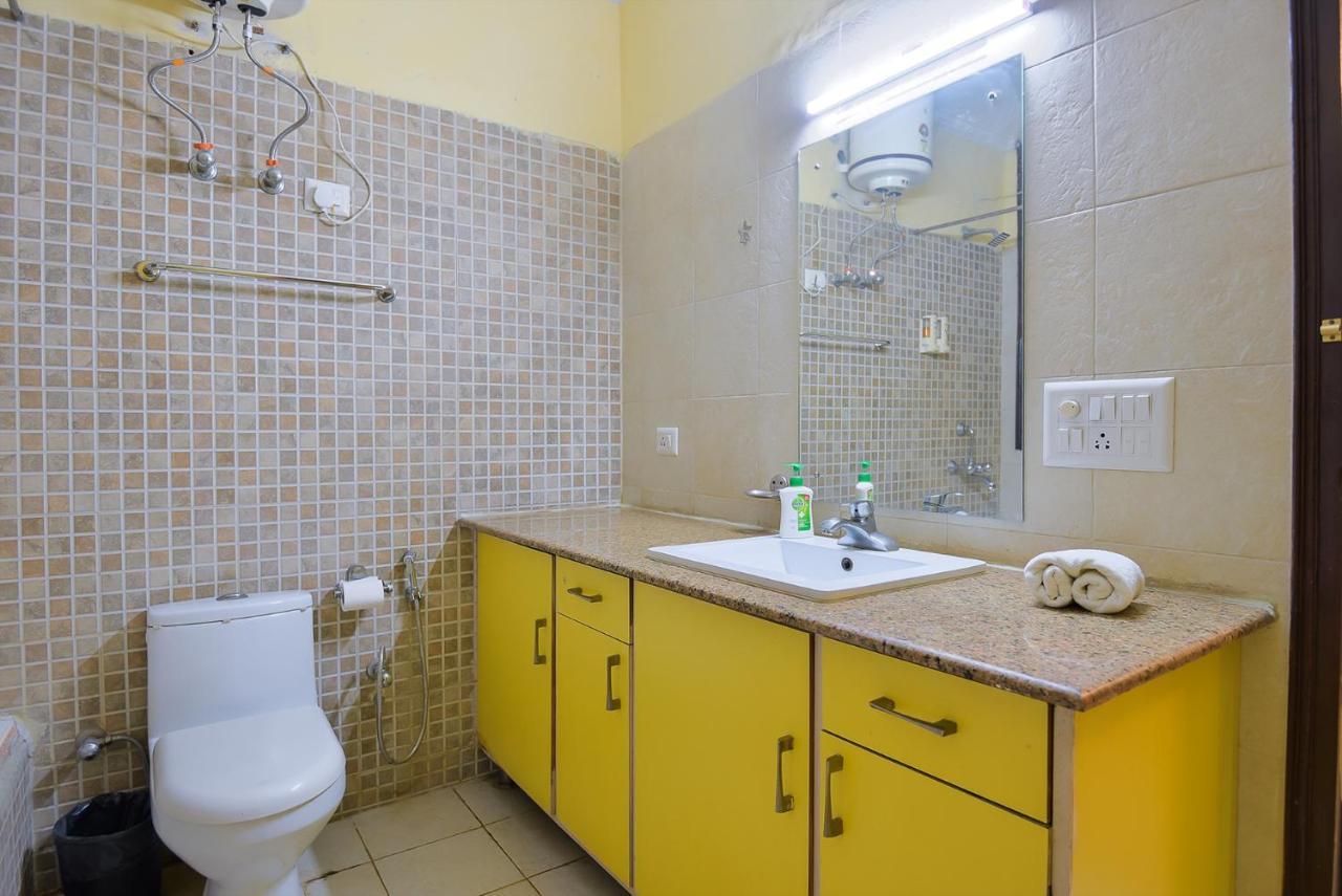 Studio Serviced Apartments Near Fortis Hospital Gurgaon Bagian luar foto
