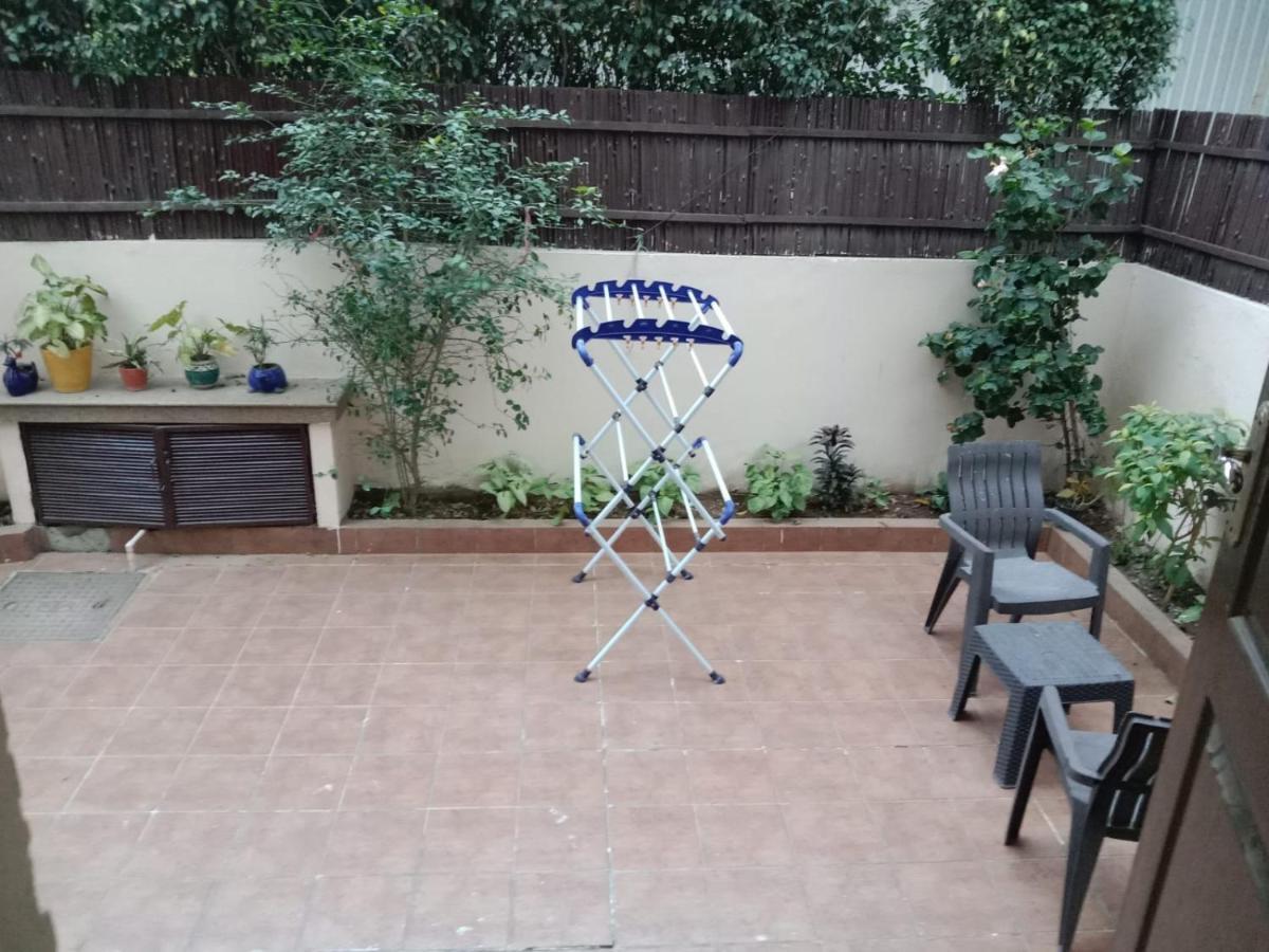 Studio Serviced Apartments Near Fortis Hospital Gurgaon Bagian luar foto