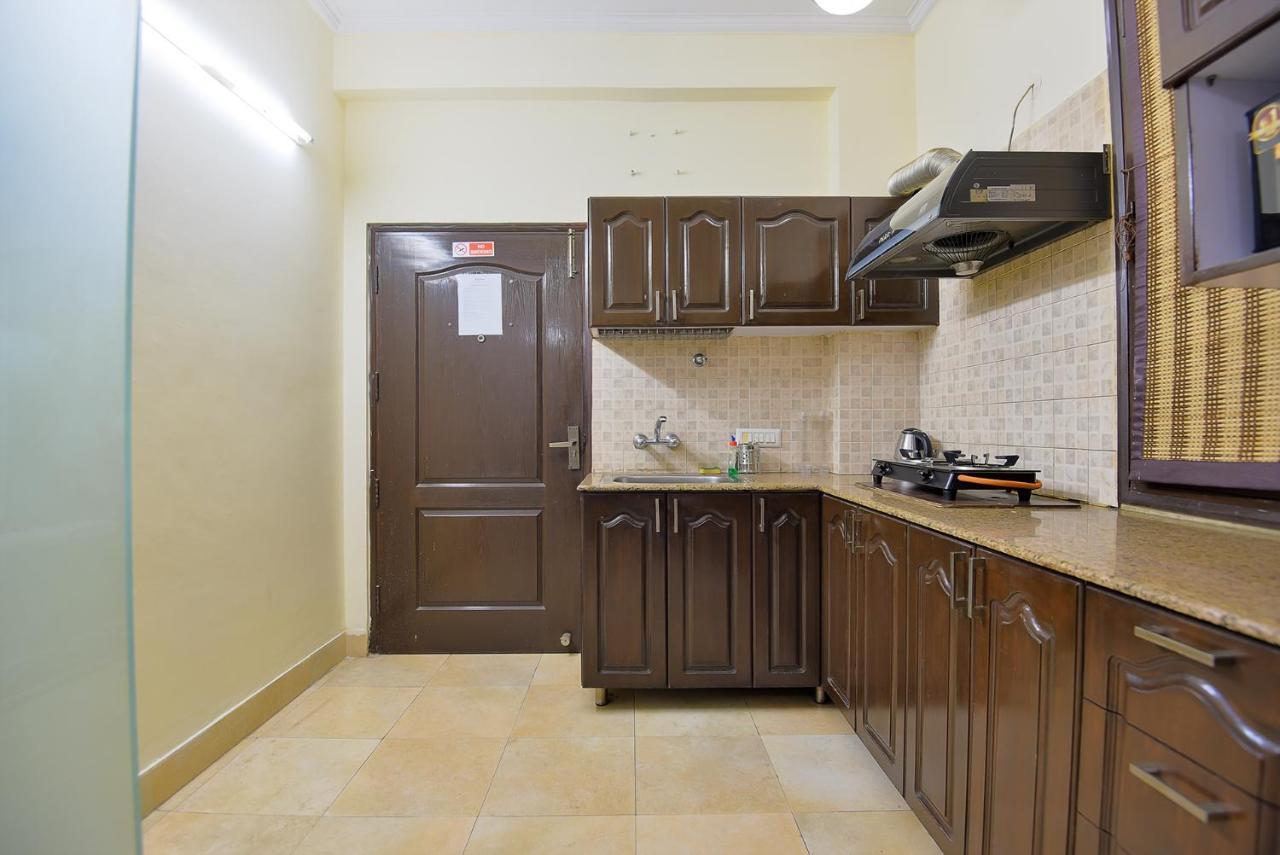 Studio Serviced Apartments Near Fortis Hospital Gurgaon Bagian luar foto