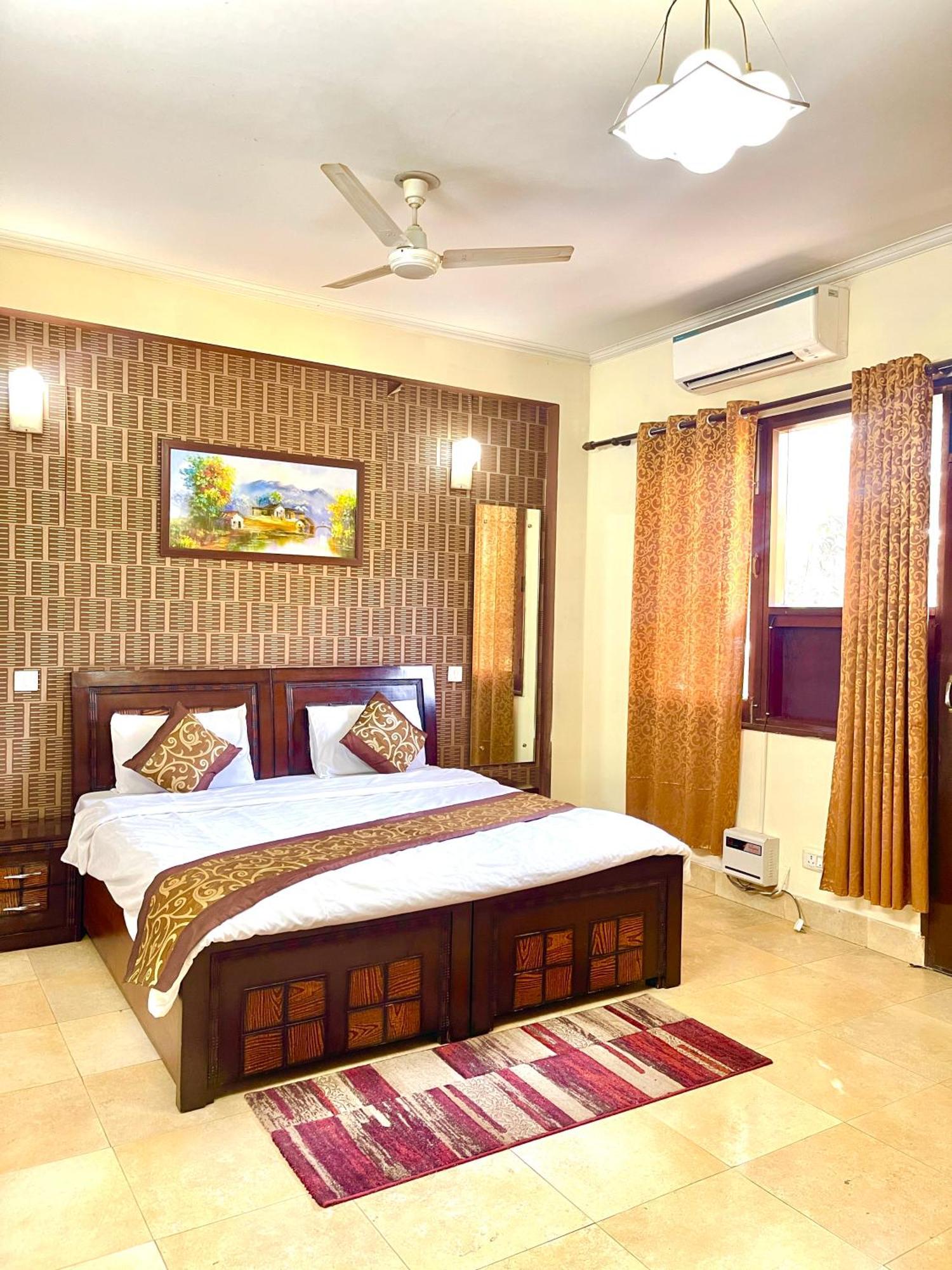 Studio Serviced Apartments Near Fortis Hospital Gurgaon Bagian luar foto