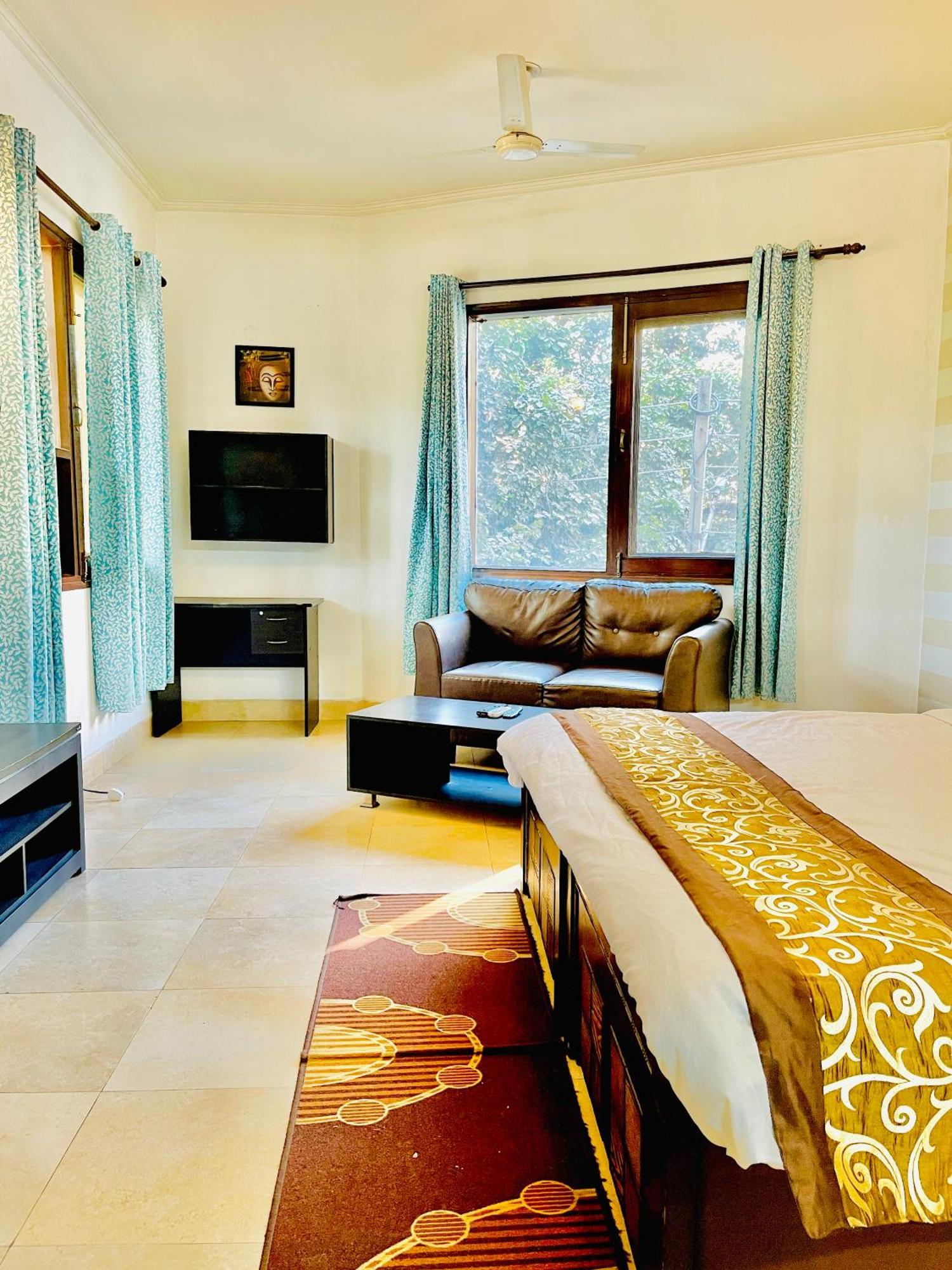 Studio Serviced Apartments Near Fortis Hospital Gurgaon Bagian luar foto